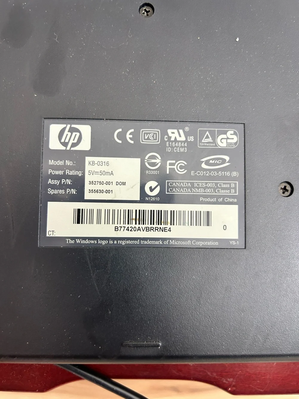 HP KB-0316 PS/2 Wired Keyboard, Part# 434820-007 701428-001 US, Black/Silver